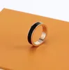 Ring Brand Jewelry Paris Designer Lettre Anneaux de haute qualité CARVING pour hommes Femme Faits Faits Femmes Femmes Gift With Box1726886