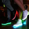 Storlek 26-41 USB Lysande sneakers för barn Vuxna LED-skor med lysande Barnpojkar Flickor Glödande LED-tofflor 220121