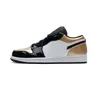 Top Quality Mens 1 UNC Shoes Pairs University Gold Smoke Grey Varsity Red Obsidian Low 1s Women Yellow Banned Bred Chicago Black Toe Court Purple Pine Green Sneakers