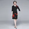 Womens Autumn Designer Elegant Borduurwerk Bloemenjurk Femme Zwart Vintage Kantoor Party Robe Mode A-lijn Jurken Vestidos 210525