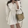 Koreański styl Chic Mini Sukienka Kobiety V Neck Eleganckie Ruffles Długi Flare Rękaw Tunika Party Sundress Kobieta 210421