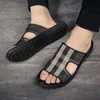 Erkek Yaz Sandaletleri Serin Terlikler Moda Izgara şerit Baskı yumuşak Alt terlik Açık Hava Rahat Yumuşak tabanlı kaymaz Slaytlar Aşıklar için parmak arası terlik 37-44