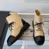 Zware beige stevige platformlaarzen leren veterschoenen gevechtslaarzen kettingen gesp lage hak Martin laarsjes enkel luxe ontwerpers merken schoenenfabriek schoeisel