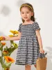 Robe à corsage froncé avec imprimé vichy et volants pour toute-petite fille SHE