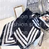 2021 top Sciarpa moda classica per donna lana seta cashmere Sciarpa lettera Scialle 18 colori Sciarpe donna Dimensioni 140x140 cm senza scatola