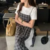 Korejpaa Kvinnor Sommar Koreanskt Chic Retro Runda Nacke Lösa T-shirt Side Band Plaid Suspenders Klänning Tvådelade kostymer 210526