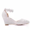 여름 숙녀 7.5cm 뾰족한 발가락 웨지 레이스 샌들 대형 흰색 레이스 웨딩 신발 버클 스트랩 여성 여성 신발