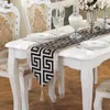 中国の現代のシンプルなスタイルのテーブルランナー古典的なレトロな黒と白の赤茶テーブルクロスファッションフラグ211117