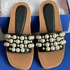 مصمم Goldie Slide Women Pearl Pearl Leather Wooden Wooden Squared Tee Tee Slippers Slippers Girl Girl Sandal Summer Beach Shoes مع صندوق 314