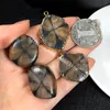 Vergulde FreeForm Chiastolite Tumbled Steen Hanger Andalusite Natuurlijk gepolijst Stauroliet Jezus Christus Spiritueel Cross Protection Gemstone Healing Crystal