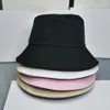 Geniş Memlu Şapkalar Kova Tasarımcıları Caps Mens Bonnet Beanie Hat Boylar Beyzbol Kapağı Snapbacks Beanies fedora takılmış kadın lüksler tasarım chapeaux