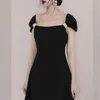 Robe d'été de haute qualité mode noir sans manches perle col carré femmes Vestidos uniques 210520