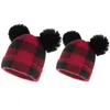 Caps Hüte 2021 Winter-karierter Baby-Weihnachtsmütze Pelz-Kugel-Elternkind gestrickt 2pcs warme Beanie für Mamma-Geschenke