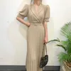 Plisowana sukienka dla kobiet Letni krótki rękaw Notched Ol Sundress Office Układane formalne Długie Maxi Dresses 210602