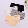 3 stks / set 10 kleur slipje katoen vrouwen comfortabele mid-taille ondergoed lingerie ademend vrouwelijke panty slips 220311