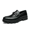 Designer italien Mode Homme Chaussures plates Décoration en métal Mocassins Slip-on Coiffeur Casual Hommes Chaussures noires grande taille: US6.5-US10