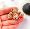 Vintage Abeille Broche Baroque Insecte Goutte Glaçure Émail Perle Diamant Accessoire Unisexe Haute Qualité Livraison Rapide