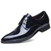 2022 Mens Leather Dress Shoes British Printing Navy Bule Black Brow Oxfords Flat Office Party Wedding Round Toe Fashion Outdoor GAI