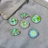 European Love Earth Shape Circle Brosches Miljöskydd Hjärtbrev LAPEL PINS UNISEX Legering Emalj Flower Handbag CLO315N