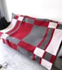 2021 NUOVO STILE Lettera Coperta Morbida Sciarpa di Lana Scialle Portatile Caldo Plaid Divano Letto In Pile Lavorato A Maglia Coperte di Cachemire 130*180 CENTIMETRI