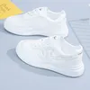 Sommar vita skor sneakers mesh andar kvinnor låga toppar tränare skateboarding skor mode casual sport sko fabrik grossist