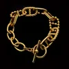 Le nouveau bracelet de boucle Hollowe Hollow Ot convient aux bijoux de bracelet de haute qualité H de haute qualité pour femmes