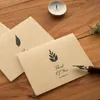 Cartes de voeux 2pcs / Set Feuilles de fleurs DIY Carte d'invitation en papier kraft avec enveloppe Enveloppes de fête de mariage Autocollants