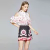 Fashion Runway Summer 2 Piece Set Women Off Shoulder Ruffles Floral Print Shirt Toppar + Hög Waist Wide Leg Shorts 210506