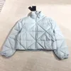 Дизайнерские куртки для женщин зимняя мода короткое пальто Argyle Style Письмо напечатана леди повседневная верхняя одежда теплая одежда