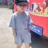 Children's Summer Simple Moda Boy Sólida Cor Sólida Top + Shorts Terno Casual Roupas Meninos Meninas Loose Bebê 2 Pcs Set G220310