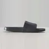 med låda lyxigt europeiskt märke Herr 2021 Beach Slide Sandaler Revor Tofflor Herr vit Mode slip-on designer sandal US 7-12