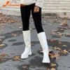 Luxury Brand INS Hot Ladies Chunky Heels White Boots Fashion Thick Bottom Round Toe Women Boots Cool Casual Platform Shoes Woman