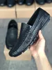 Högkvalitativ designer mens klänning skor lyxiga loafers kör äkta läder italienska glid på svart avslappnad sko andas med låda 013