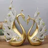 Nordic Creative Resin Couple Swan Statue Crafts Home Decoration Living Room Animal Sculptures Modern Art Figurines Ornaments H1102