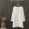 Évider dentelle Patchwork coton blanc pétale manches chemise femmes hauts amples été Blouse 210615