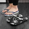 Chinelos moda homens massagem flip flops graffiti chinelos casual interior praia de praia ao ar livre homens homens confortáveis ​​respiráveis ​​chinelos não deslizantes 220308