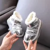 Çocuklar için Parlak Kar Botları Toddler Kız Erkek Kış Sıcak Pamuk Ayakkabı Antislip Tabela Yumuşak Şekerleme İç Çocuk Açık Chaussures Dökün Enfants