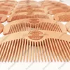 MOQ 50 Pcs Houten Kam Custom LOGO Handgemaakte Baard Kammen Aangepaste Laser Gegraveerde Natuurlijke Houten Haar Borstel voor Mannen Vrouwen