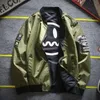 Vestes pour hommes Bomber Jacket Hommes Pilote avec des patchs verts des deux côtés portent un brise-vent mince