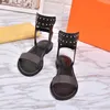 2021 klassiska kvinnor sommartofflor Sandaler Slående Gladiator Style Läder Yttersula Perfekt Platt Canvas Vanlig Sandal Slides 35-42