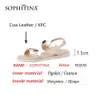Sophitina純正革夏の女性の靴サンダル基本的なフラットレジャースタイリッシュな金属装飾カジュアルラウンドトーソフトFO370 210513