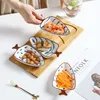 Piatti per antipasti a forma di foglia in ceramica con vassoio in bambù Set di 4 ciotole per condimento giapponese bianco blu snack noci piatto da portata piatti per sushi