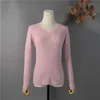 Colorfaith ne'w inverno primavera camisolas mulheres pulôver em v-pescoço minimalista fundo rosa tops multi cores SW1053 210914