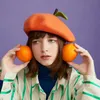 Berretti di lana fatti a mano Autunno inverno adorabile berretto da berretto a foglia arancione semplice cappello artista versatile