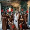 2021 브라운 인어 신부 들러리 드레스 얇은 명주 그물 탄력있는 새틴 층 길이 1 어깨 아프리카 플러스 사이즈 하녀 명예 가운 나라 웨딩 파티웨어 vestidos