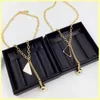 Menshalsband Kvinnor Luxur Designer Halsband Triangel Pendant P Necklace Jewelry Fashion Gold Halsband Kedja Länk Bröllopsfest 237P