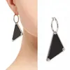 Boucles d'oreilles de luxe pour hommes et femmes, breloques élégantes, étiquette triangle noire, bijoux de marque, accessoires de mariage à la mode, 2296