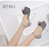 Zomerstijl Flash Powder Bling Party Dress Sandalen Geleidelijke verandering Kleur 14 cm Peep Toe Buckle Riem 5 inch mode