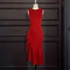 Kvinnor Bodycon Klänningar Ärmlös Sida Ruffles Slim O Neck Red Sexy Party Fashion Sheath Plus Storlek XXL Kvinna Vestidos Robes 210416