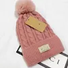 Wholesale beanie новые зимние шапки вязаные шляпы хип-хоп мужские мужчины Gorro капот женские шапочки меховые помпоны теплые череп шапки Snapback S7555